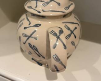 Bridgewater Handmade Cutlery Pattern Teapot