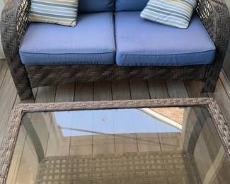 Complete 3-piece set - Loveseat, chair & table