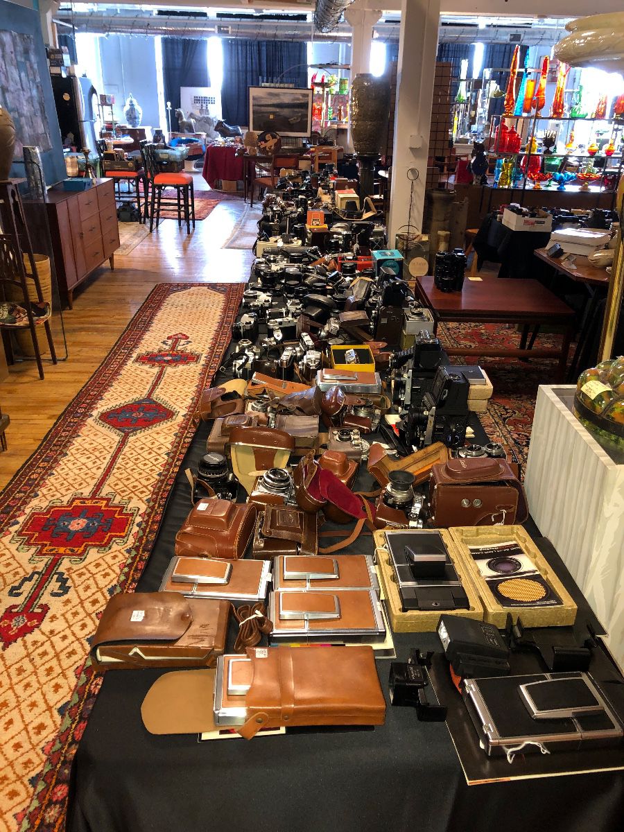100s of 35mm SLR, Polaroid & collectible camera’s & accessories
