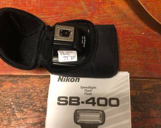 Nikon SB-400 flash