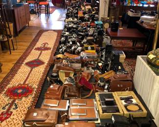 100s of 35mm SLR, Polaroid & collectible camera’s & accessories