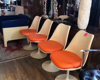 Knoll set of 4 Tulip Chairs