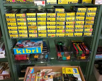100s of H0 gauge trains & Accessories