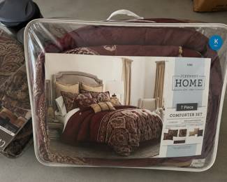 Queen comforter set 