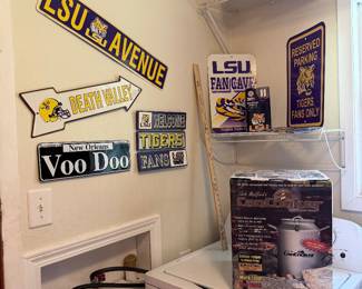 LSU wall decor