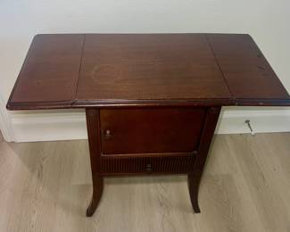 Antique Mahogany Humidor Porcelain Lined $85.00