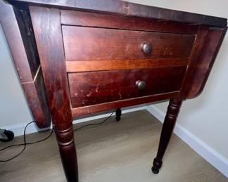 Antique Mahogany Drop Leaf Side Table $45.00