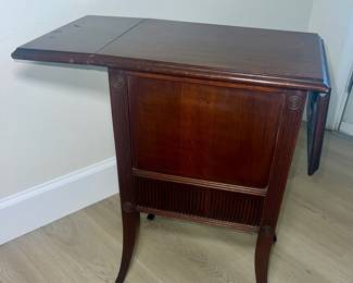 Antique Mahogany Humidor Porcelain Lined $85.00