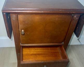 Antique Mahogany Humidor Porcelain Lined $85.00