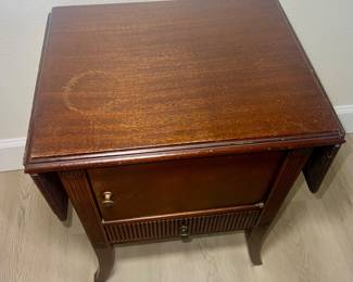 Antique Mahogany Humidor Porcelain Lined $85.00