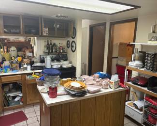 Lots of kitchen