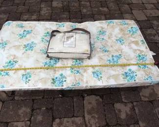Folding Rollaway Bed  Coverlet Set