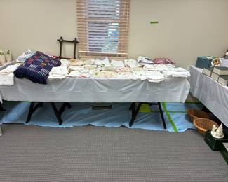 Jacquard throw, hankies, tablecloths, napkins