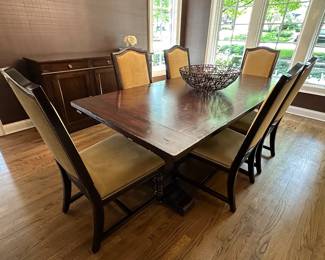 Bernhardt dining table with (6) chairs and (2) leaves......