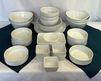 Lot 103: Better Homes And Garden Dishware