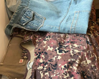 Lot 166: Utility Aprons