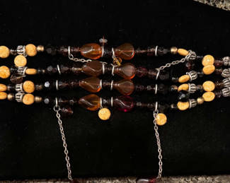 Lot 81: Mixed Costume Jewelry