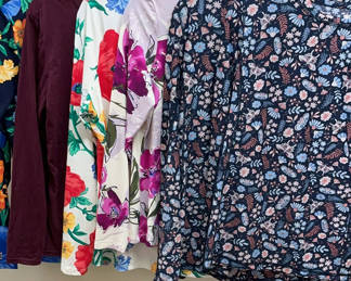 Lot 179: Six Casual Large Long Sleeve Tops