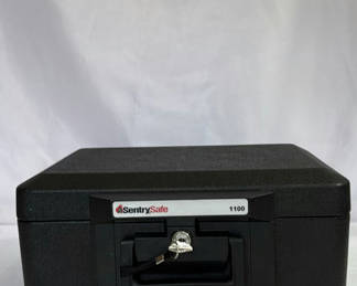 Lot 135: SentrySafe 1100 compact security safe