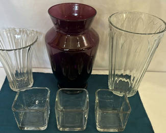 Lot 105: Assorted glassware and crystal vases
