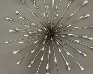 Lot 15: Starburst Wall Decor