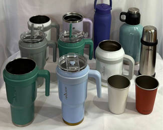Lot 117: Assorted insulated mugs and bottles