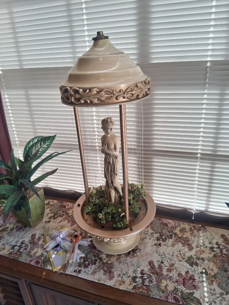Goddess Mineral Oil Rain Lamp Light MCM