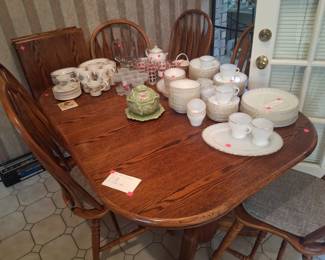 Oak Table w/6 Chairs