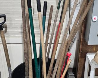 YARD TOOL LOT