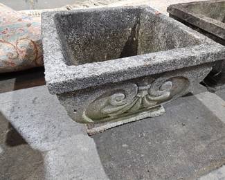 CONCRETE PLANTER