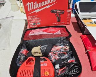 MILWAUKEE TOOLS