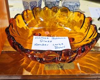 VINTAGE INDIANA AMBER GLASS BOWL