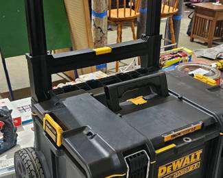 DEWALT ROLLING TOOLBOX