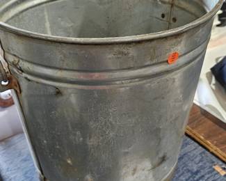 METAL BUCKET