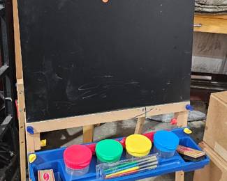 CHALKBOARD / EASEL