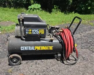 Central Pneumatic 10 Gallon 2.5 HP Air Compressor