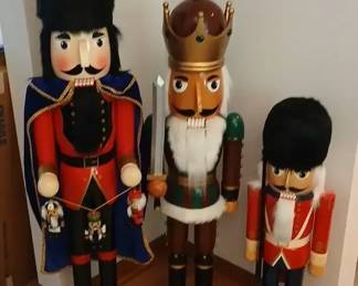 Large King Two Soldier Nutcrackers