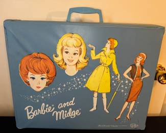 Barbie and Midge carry case - good condition
