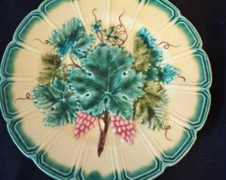 Majolica ceramic plate - 7 3/4"