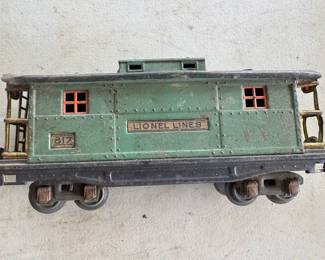 Lionel Lines prewar tinplate O gauge caboose #817