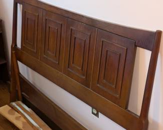 Broyhill Sculptra Full Bed