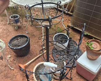 Planters, pots, spiral plant stand