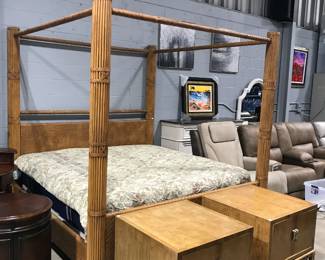 KING CANOPY BED ORLANDO