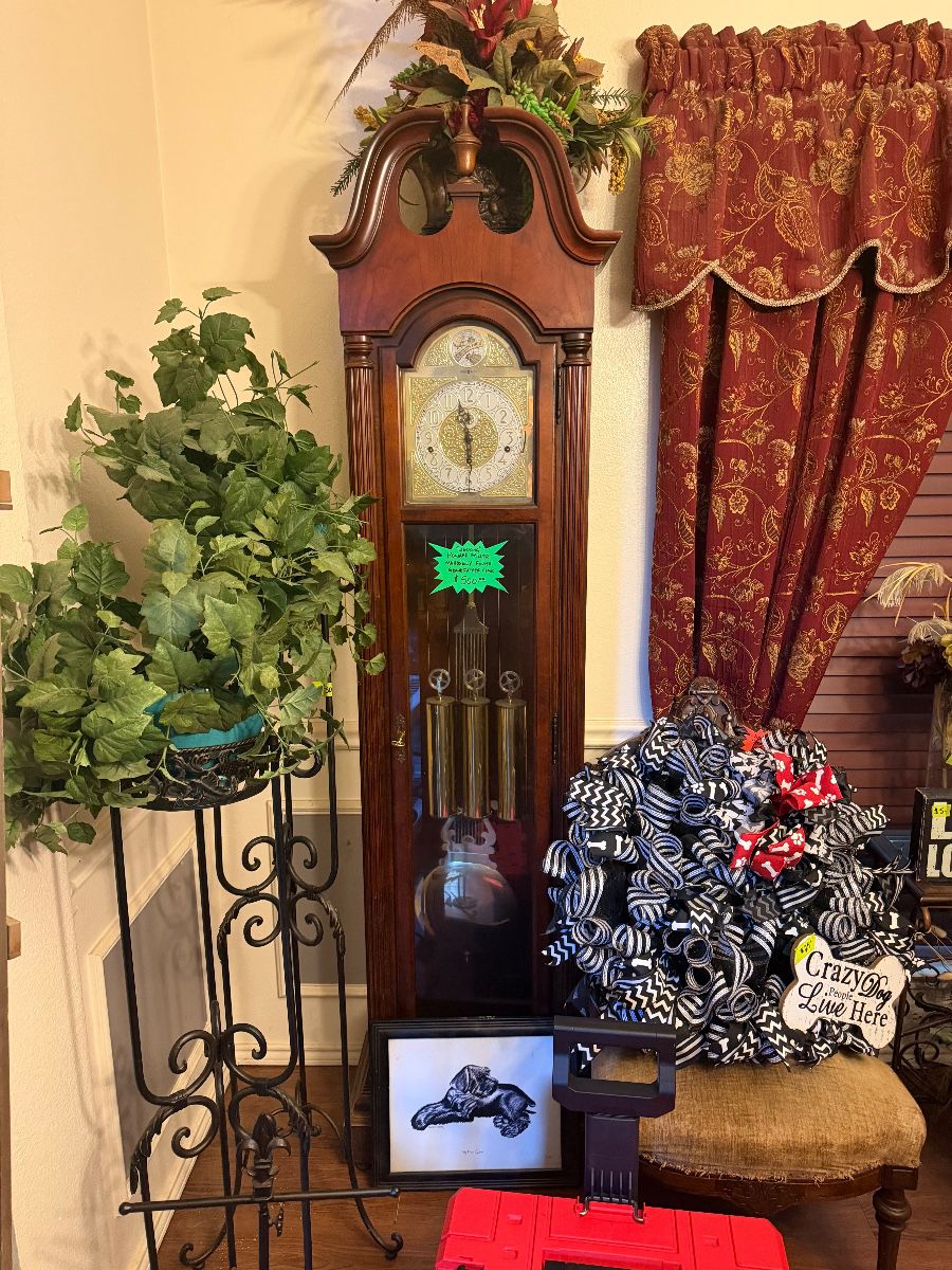 Howard Miller Mahogany finish grandfather clock