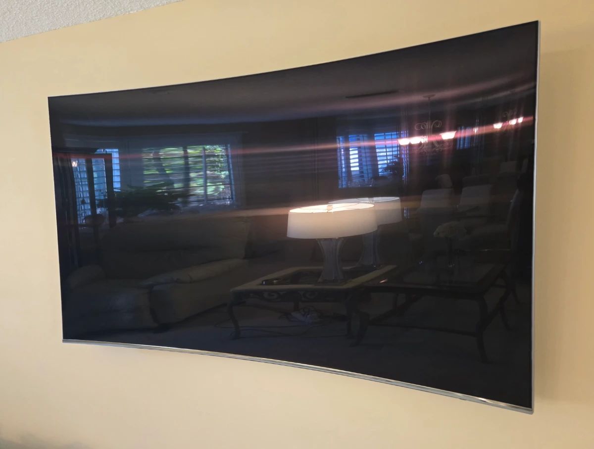 Samsung  UHD curved TV