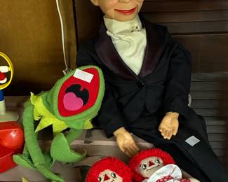 Kermit’s here visiting with a ventriloquist!