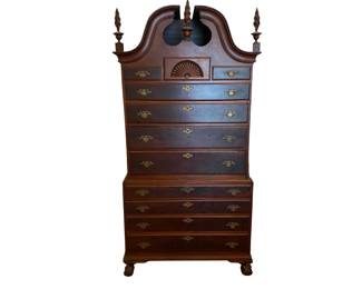 CHEST OF DRAWERS