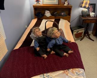 Twin Bed, Vtg Porcelain Dolls