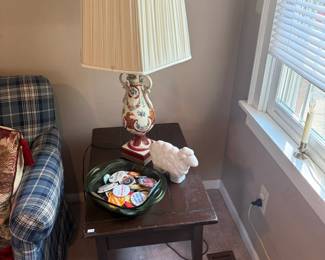 Wooden Side Table, Vtg Decorative Lamp