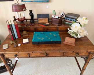 Bombay desk